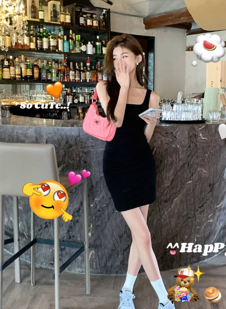 收腰背心連衣裙